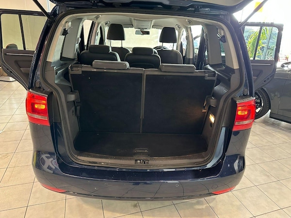 Used Volkswagen Touran 2011 for sale - 75418790: Photo 6