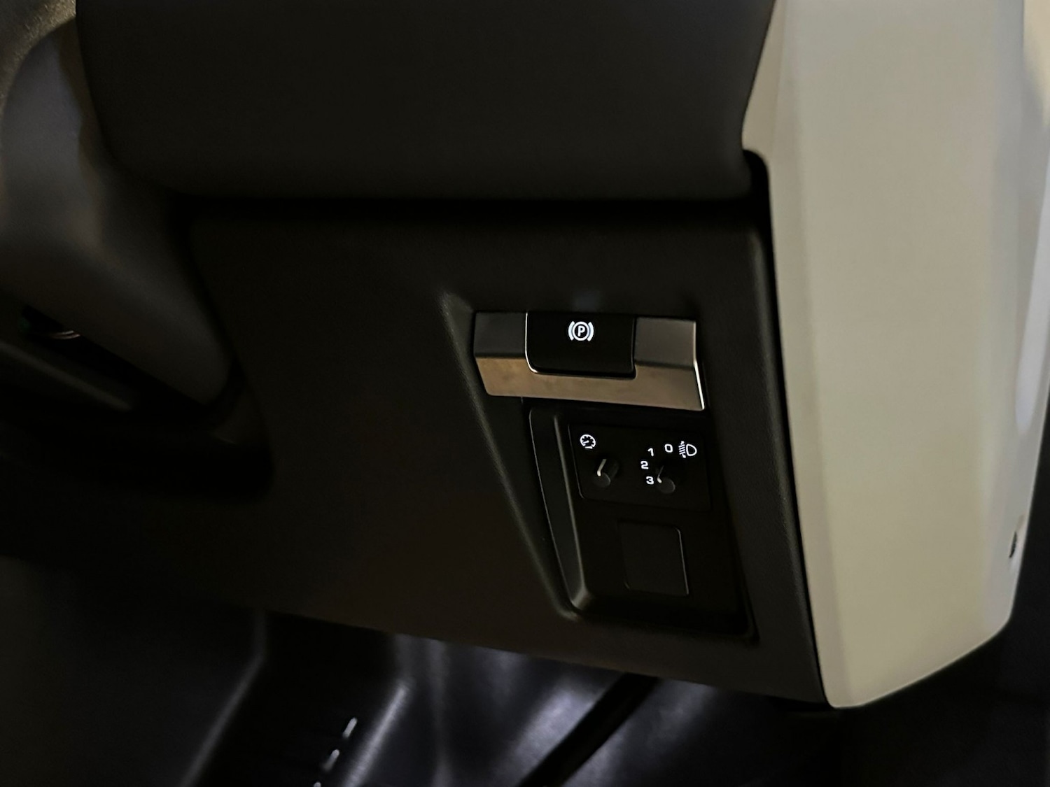 Used Land Rover Defender 2021 for sale - 77241876: Photo 19