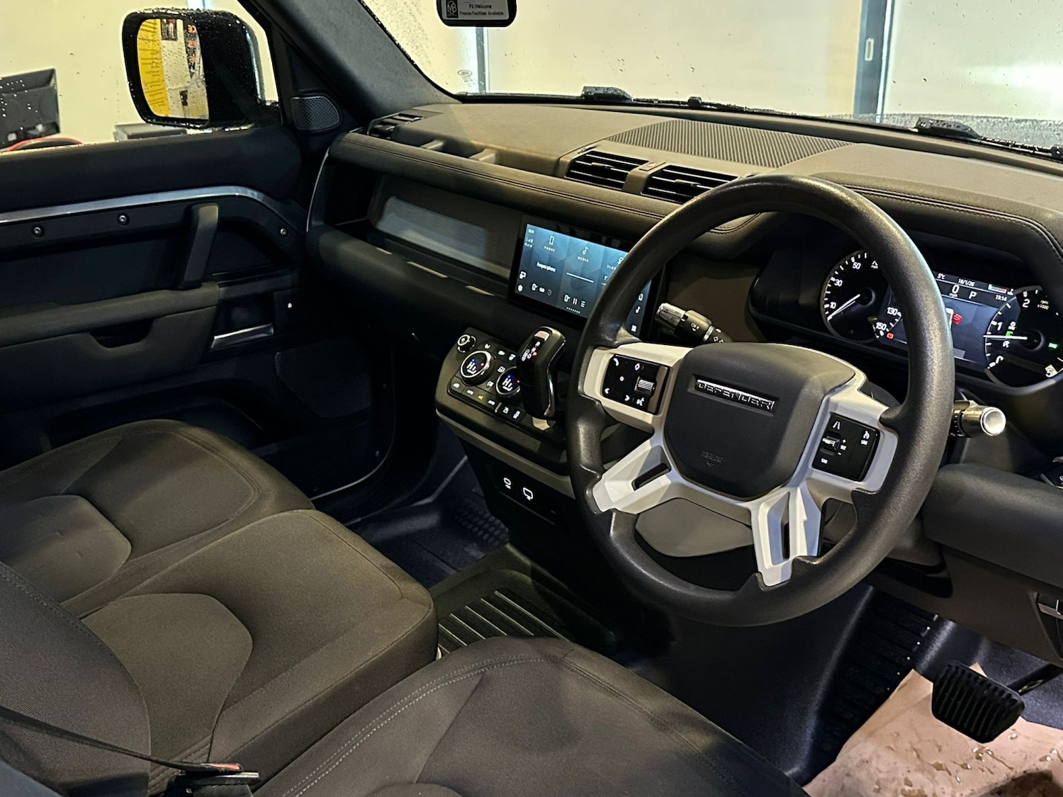 Used Land Rover Defender 2021 for sale - 77241876: Photo 21