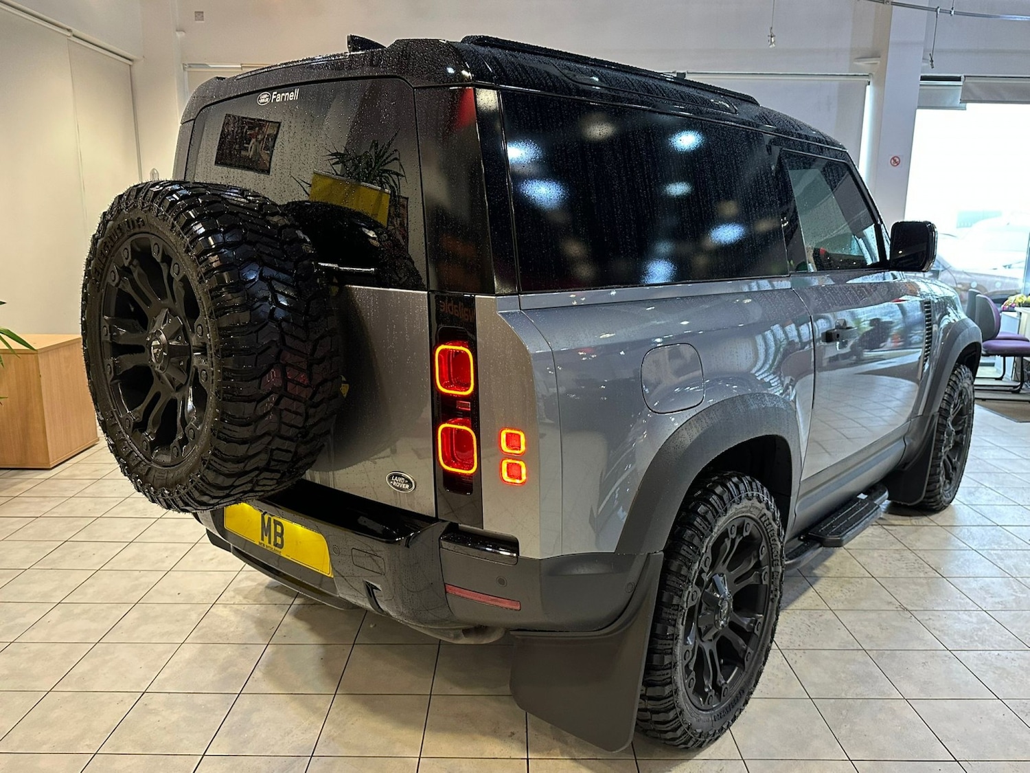 Used Land Rover Defender 2021 for sale - 77241876: Photo 3