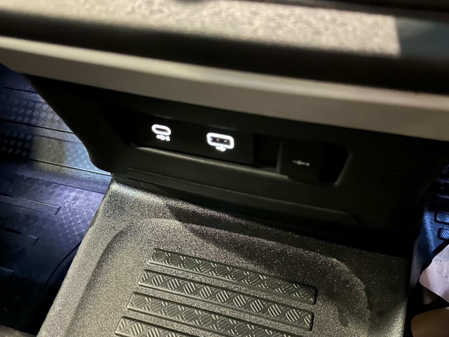 Used Land Rover Defender 2021 for sale - 77241876: Photo 38