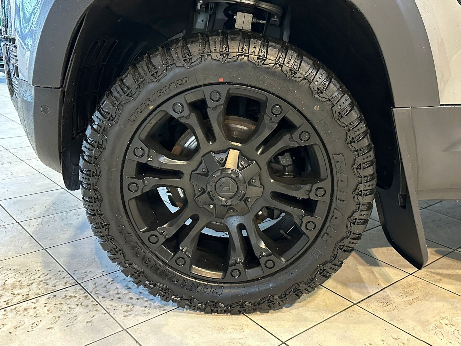 Used Land Rover Defender 2021 for sale - 77241876: Photo 44