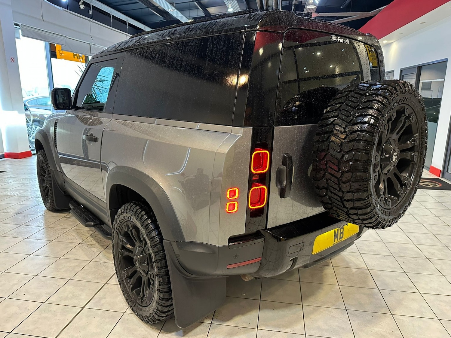 Used Land Rover Defender 2021 for sale - 77241876: Photo 5