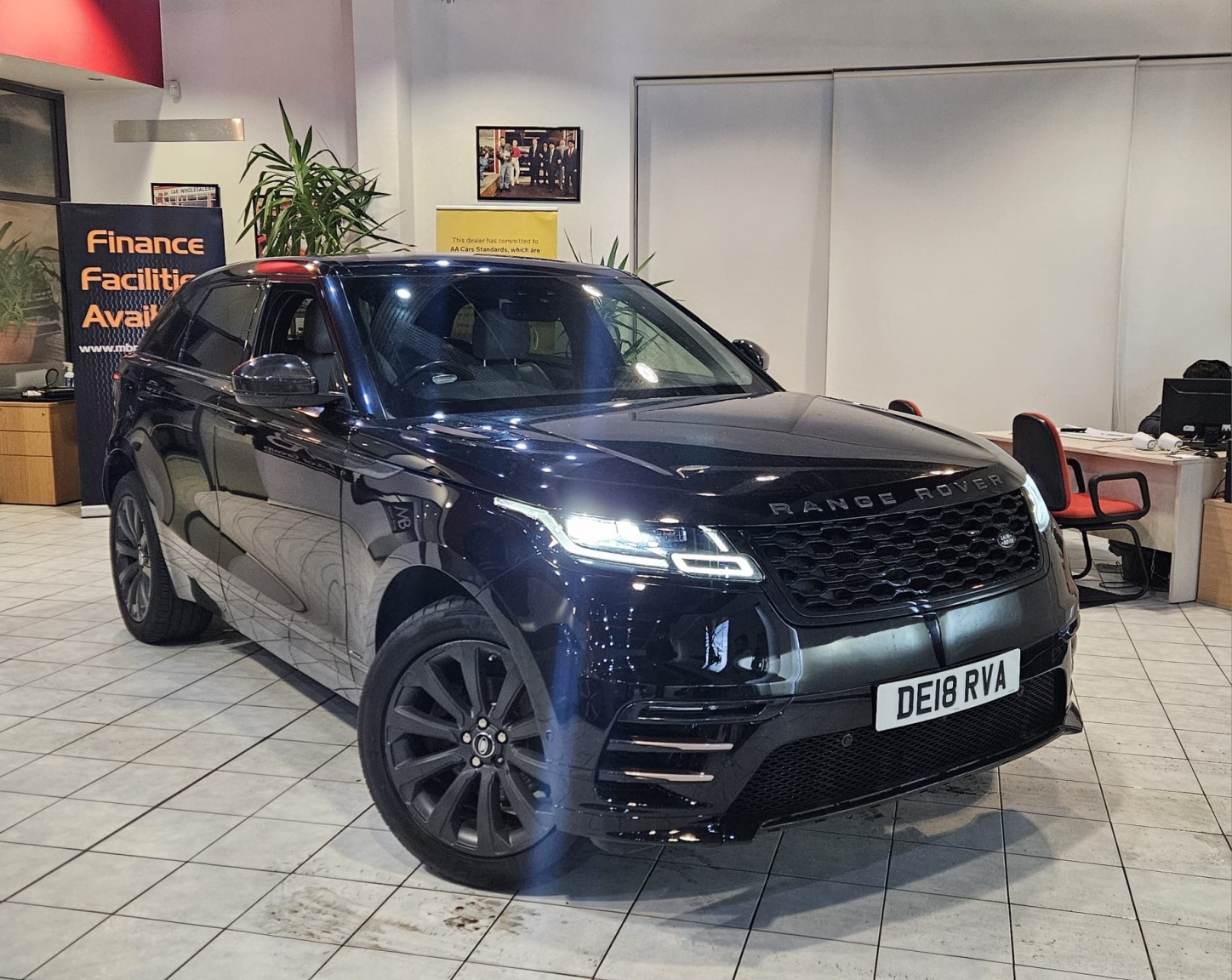 Used Land Rover Range Rover Velar 2018 for sale - 77189330: Photo 1