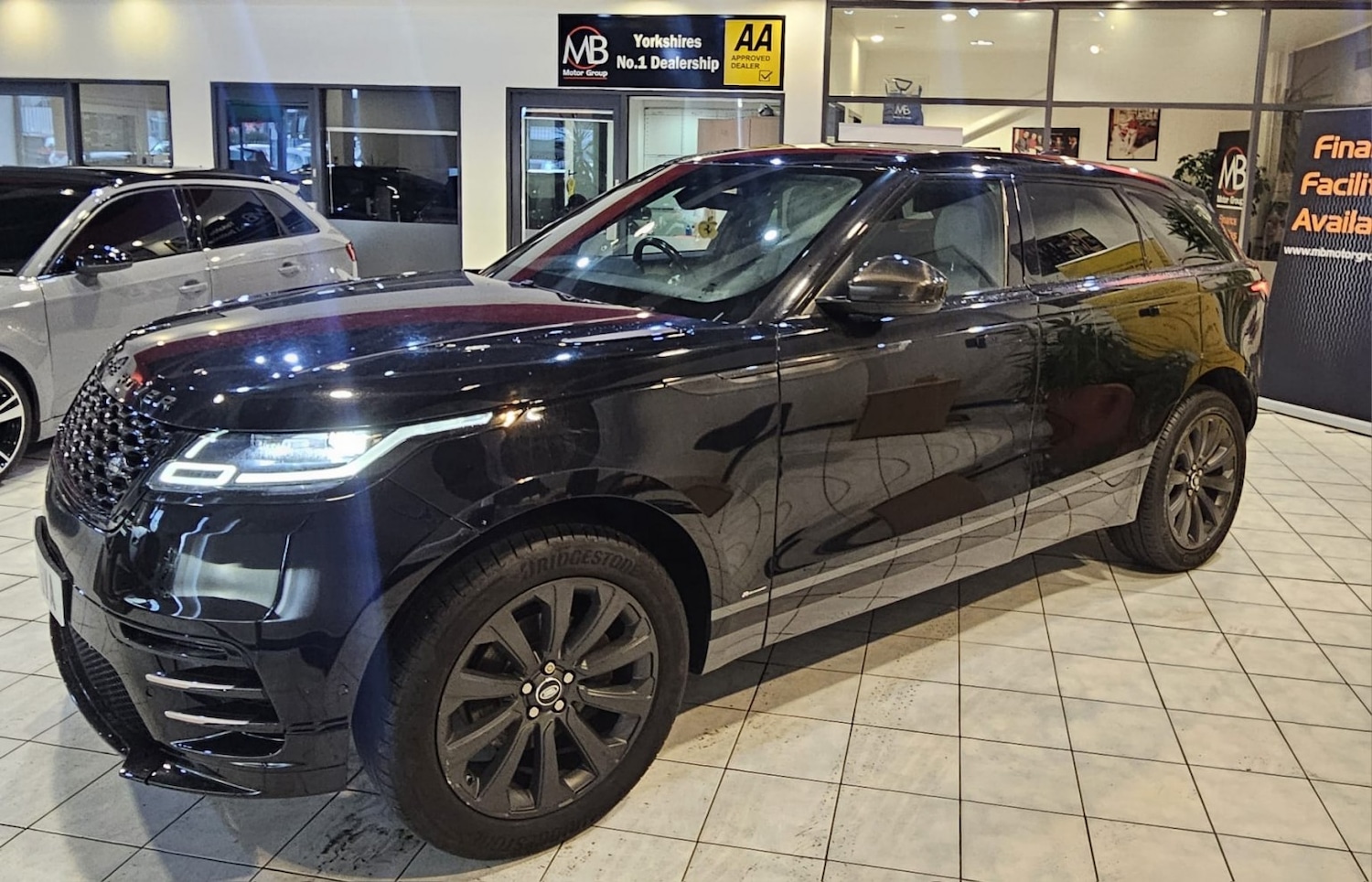 Used Land Rover Range Rover Velar 2018 for sale - 77189330: Photo 3