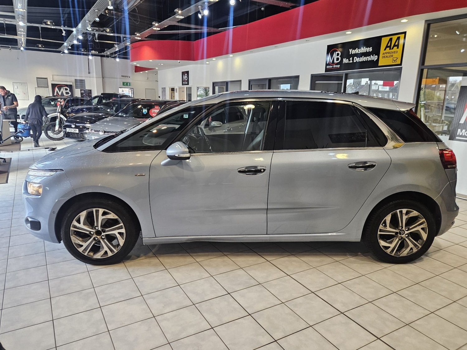 Used Citroen C4 Picasso 2014 for sale - 76769837: Photo 3