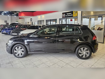 Used Volkswagen Golf 2019 for sale - 78750475: Photo