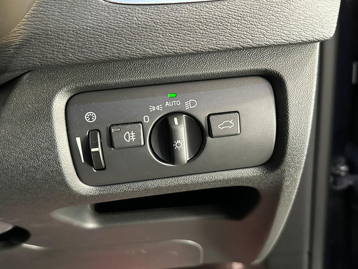 Used Volvo V40 Cross Country 2016 for sale - 76521047: Photo 20