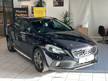 Used Volvo V40 Cross Country 2016 for sale - 76521047: Photo