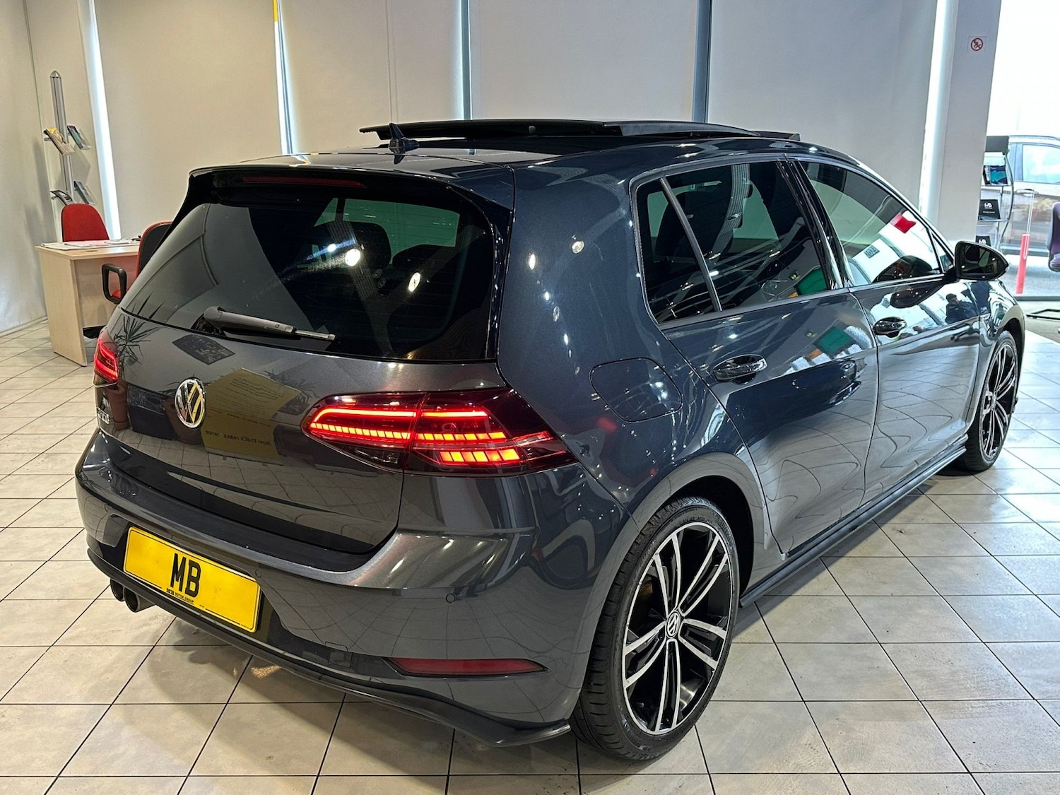 Used Volkswagen Golf 2019 for sale - 77251237: Photo 7
