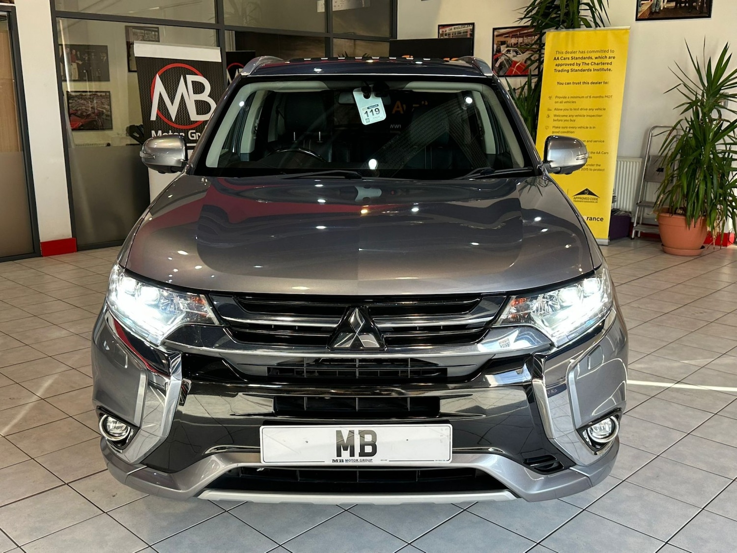 Used Mitsubishi Outlander 2017 for sale - 76845000: Photo 2