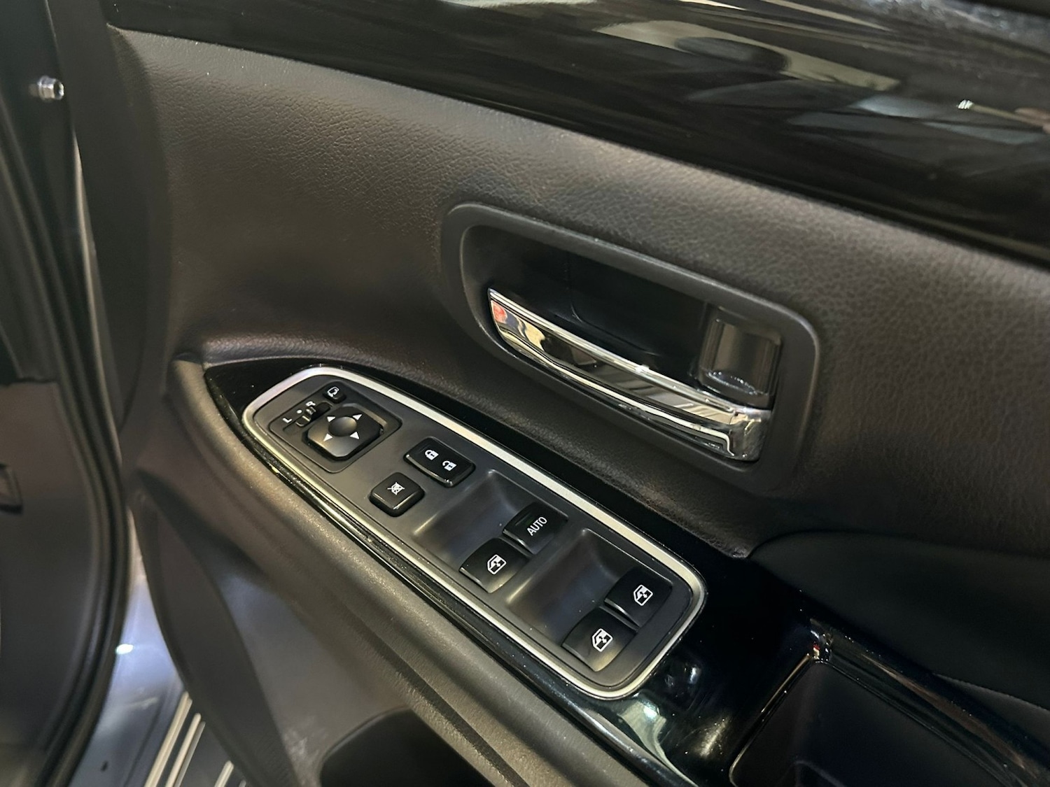 Used Mitsubishi Outlander 2017 for sale - 76845000: Photo 31