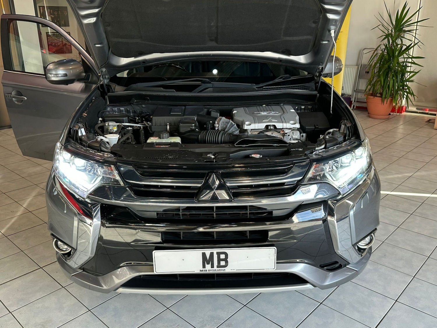 Used Mitsubishi Outlander 2017 for sale - 76845000: Photo 37