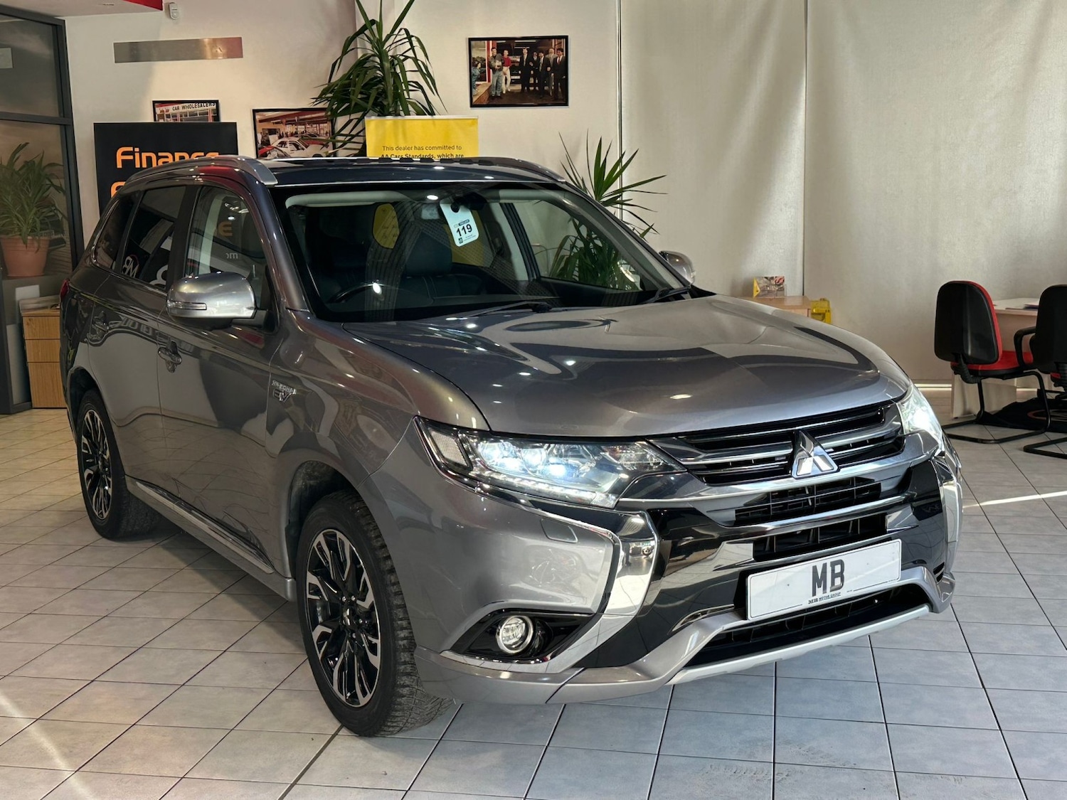 Used Mitsubishi Outlander 2017 for sale - 76845000: Photo 4