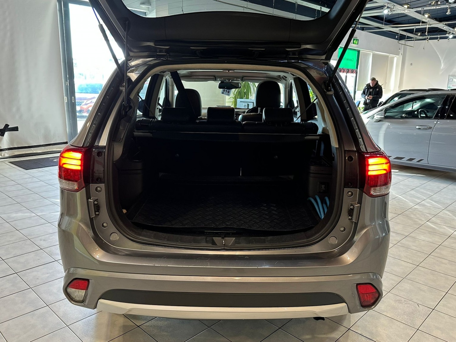 Used Mitsubishi Outlander 2017 for sale - 76845000: Photo 8