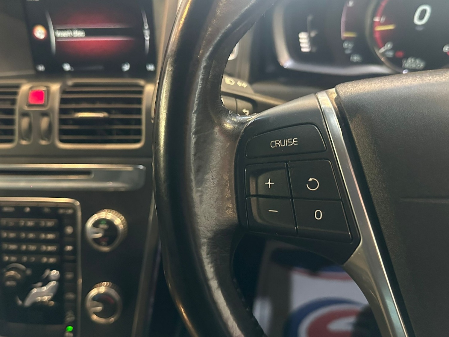 Used Volvo XC60 2015 for sale - 77977074: Photo 17