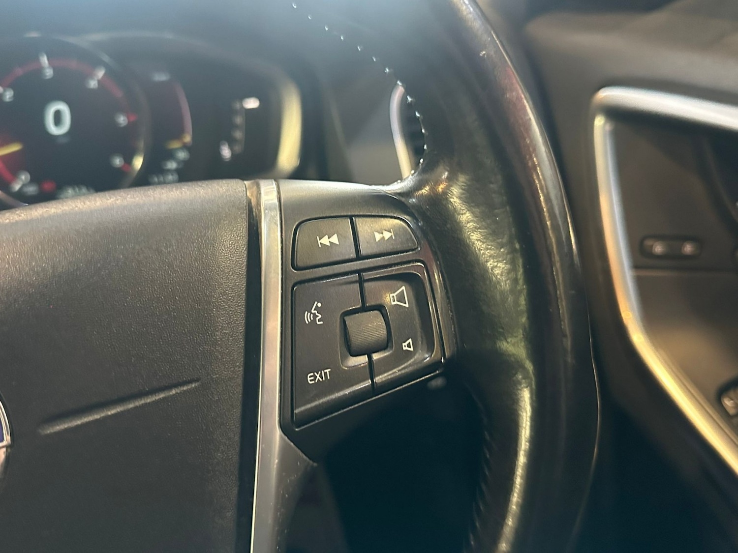 Used Volvo XC60 2015 for sale - 77977074: Photo 18