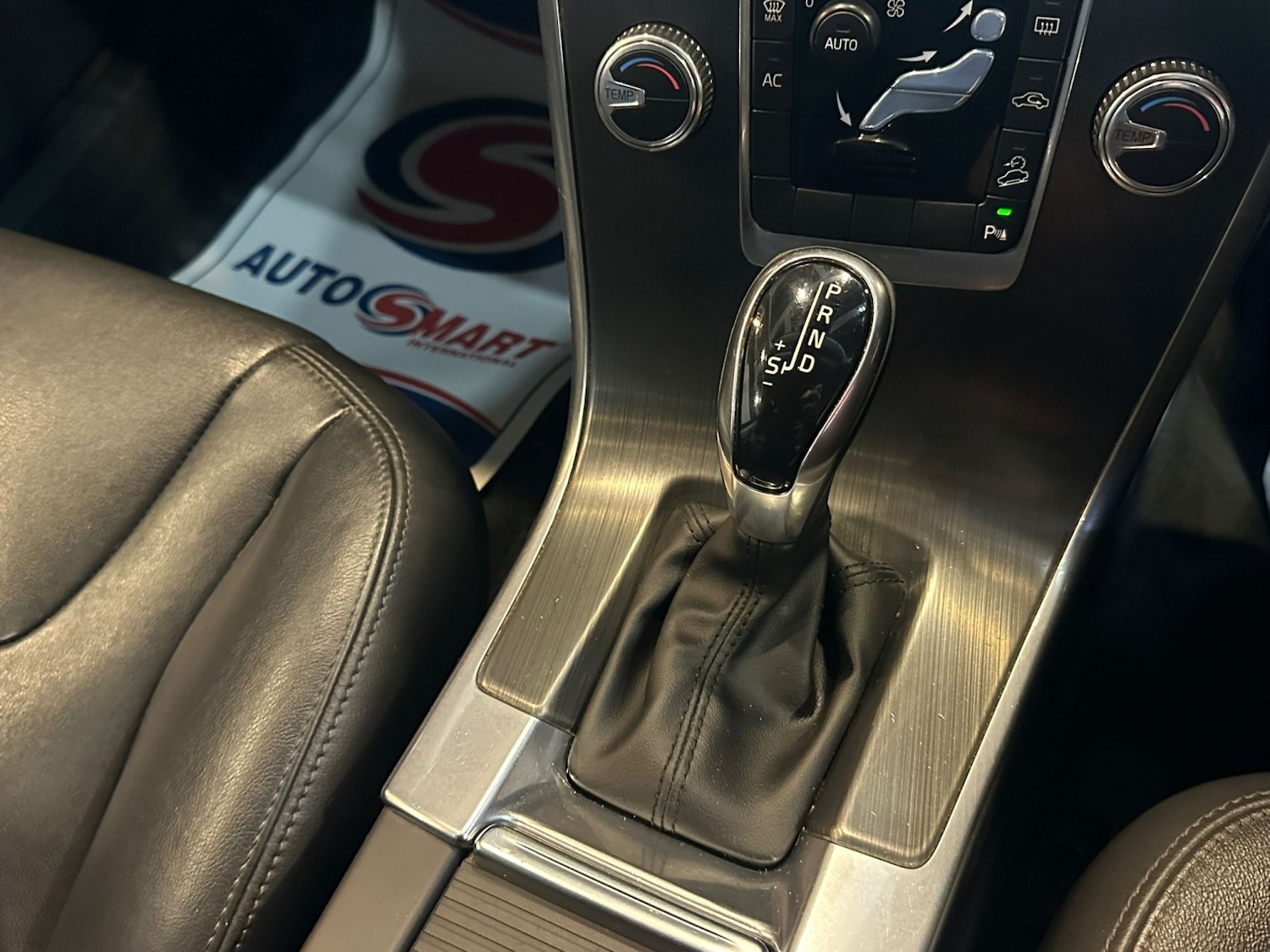 Used Volvo XC60 2015 for sale - 77977074: Photo 25