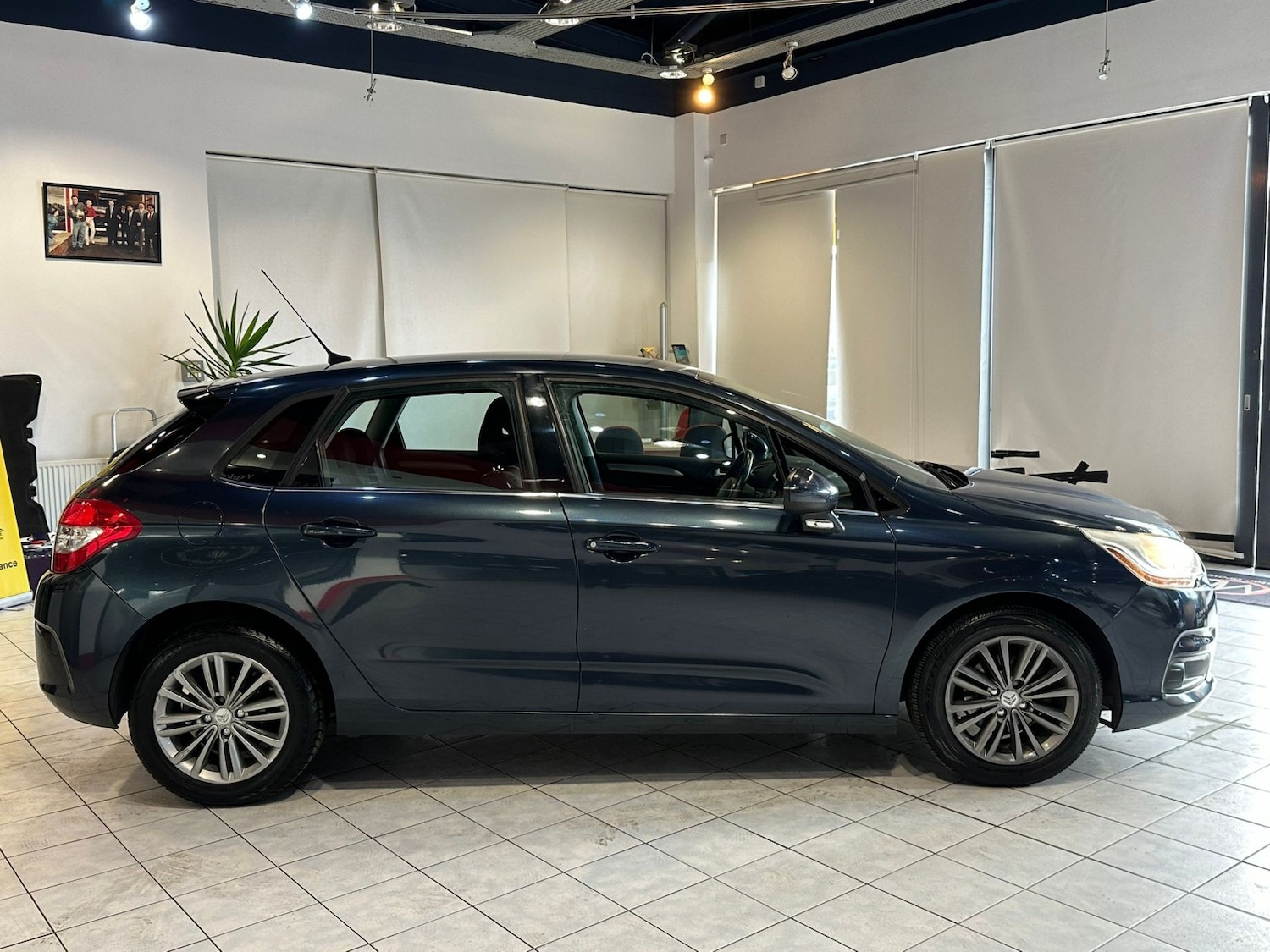 Used Citroen C4 2012 for sale - 76387279: Photo 10