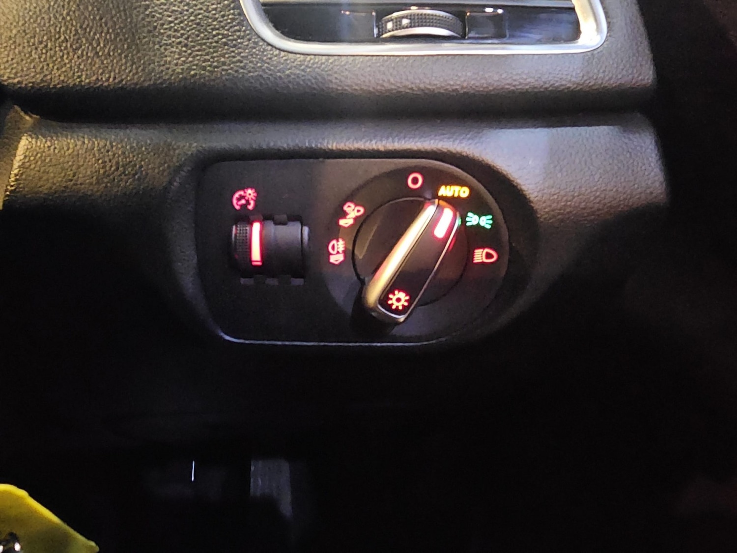 Used Audi Q3 2015 for sale - 77303687: Photo 15