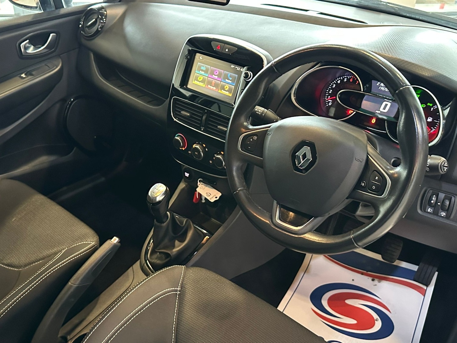 Used Renault Clio 2017 for sale - 78182843: Photo 16