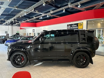 Used Land Rover Defender 2024 for sale - 78964983: Photo