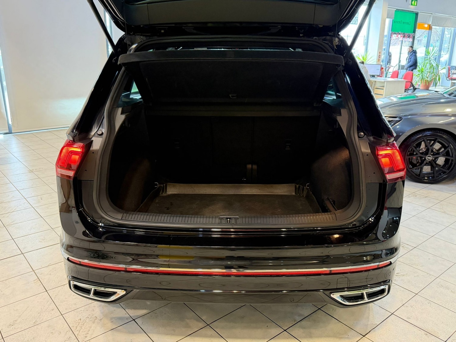 Used Volkswagen Tiguan 2021 for sale - 77836934: Photo 10