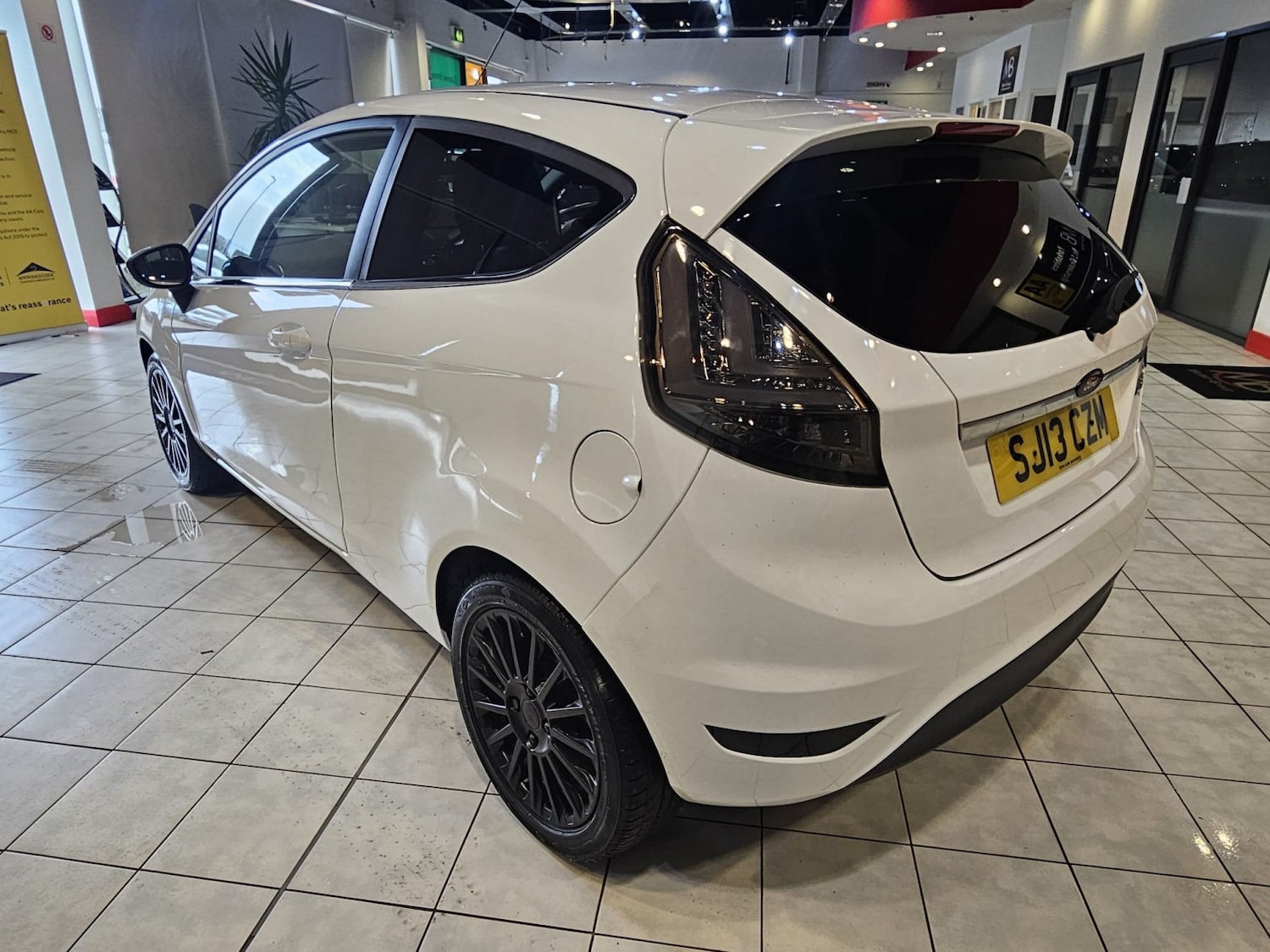 Used Ford Fiesta 2013 for sale - 76957208: Photo 5