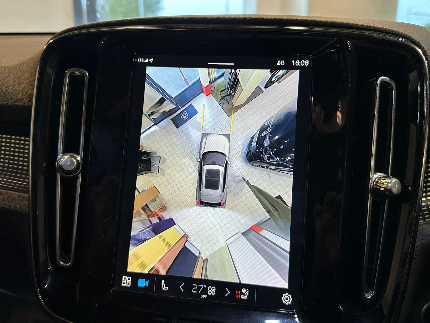 Used Volvo XC40 2024 for sale - 76439851: Photo 21