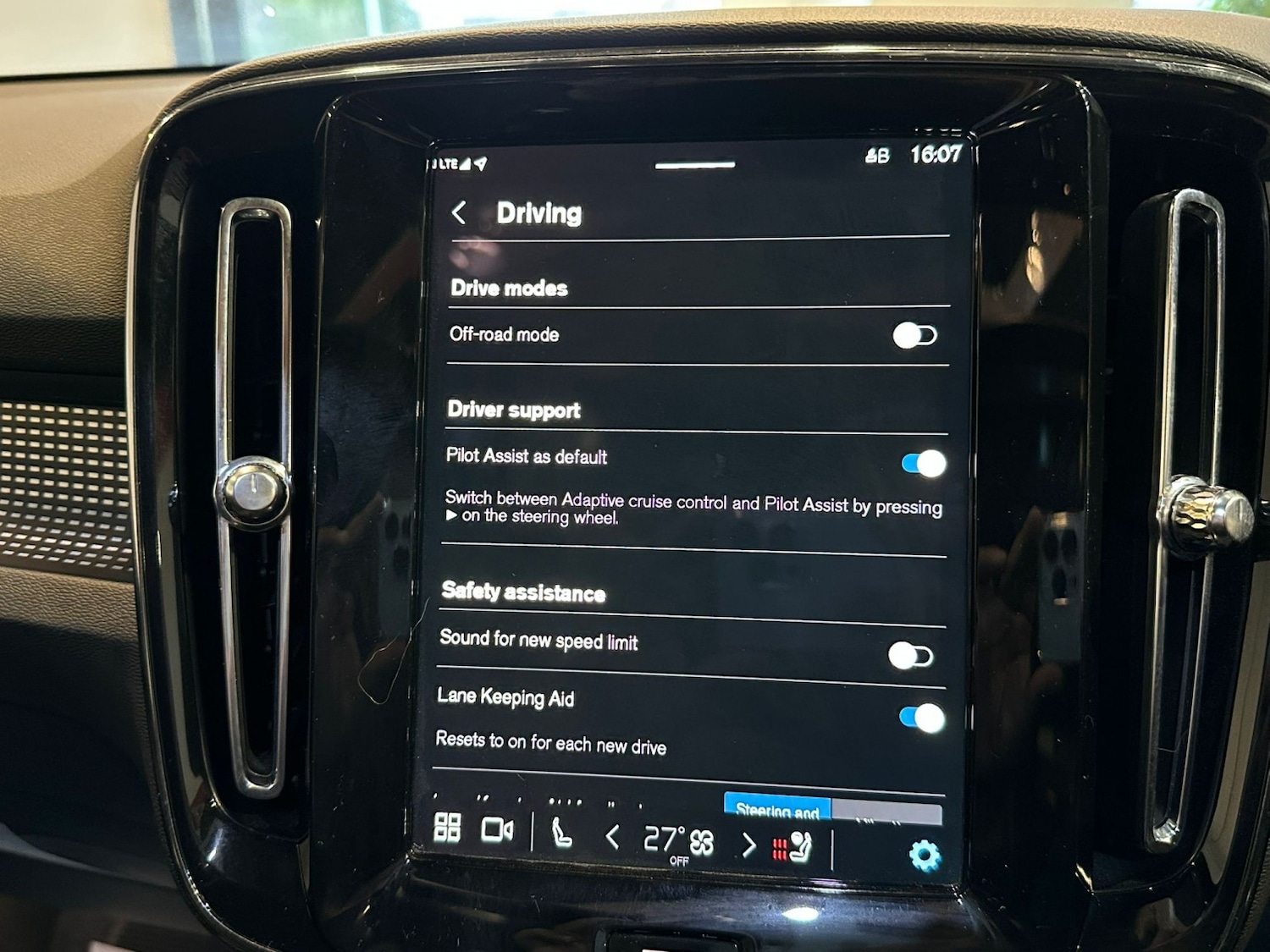 Used Volvo XC40 2024 for sale - 76439851: Photo 25