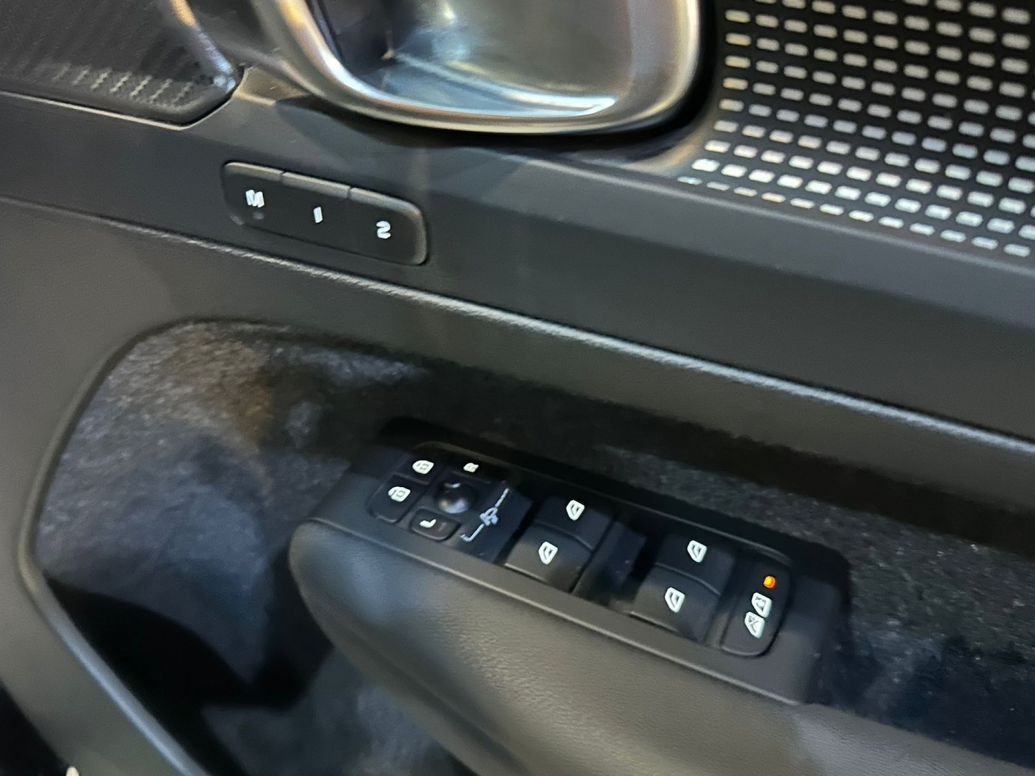 Used Volvo XC40 2024 for sale - 76439851: Photo 31