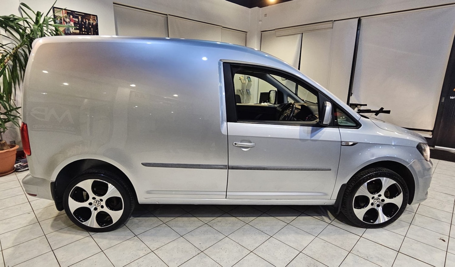 Used Volkswagen Caddy 2018 for sale - 77084277: Photo 8