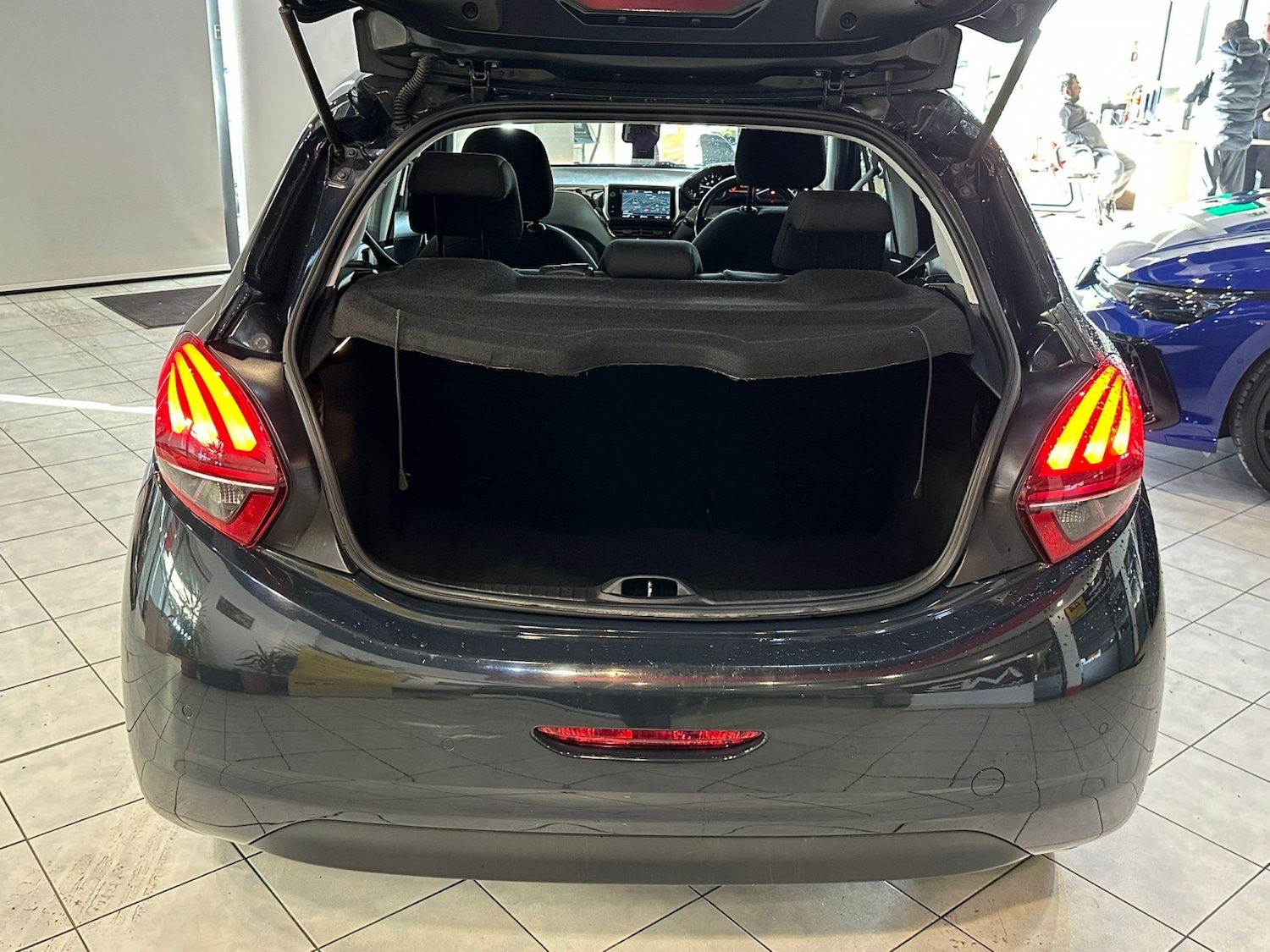 Used Peugeot 208 2018 for sale - 77650058: Photo 6