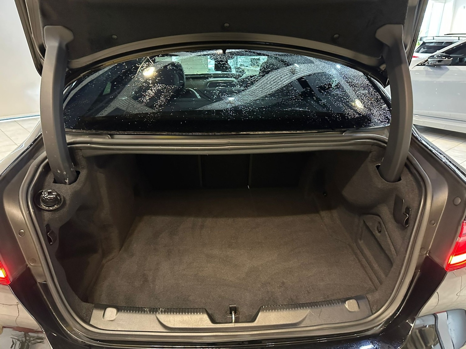 Used Jaguar XE 2023 for sale - 78182873: Photo 11