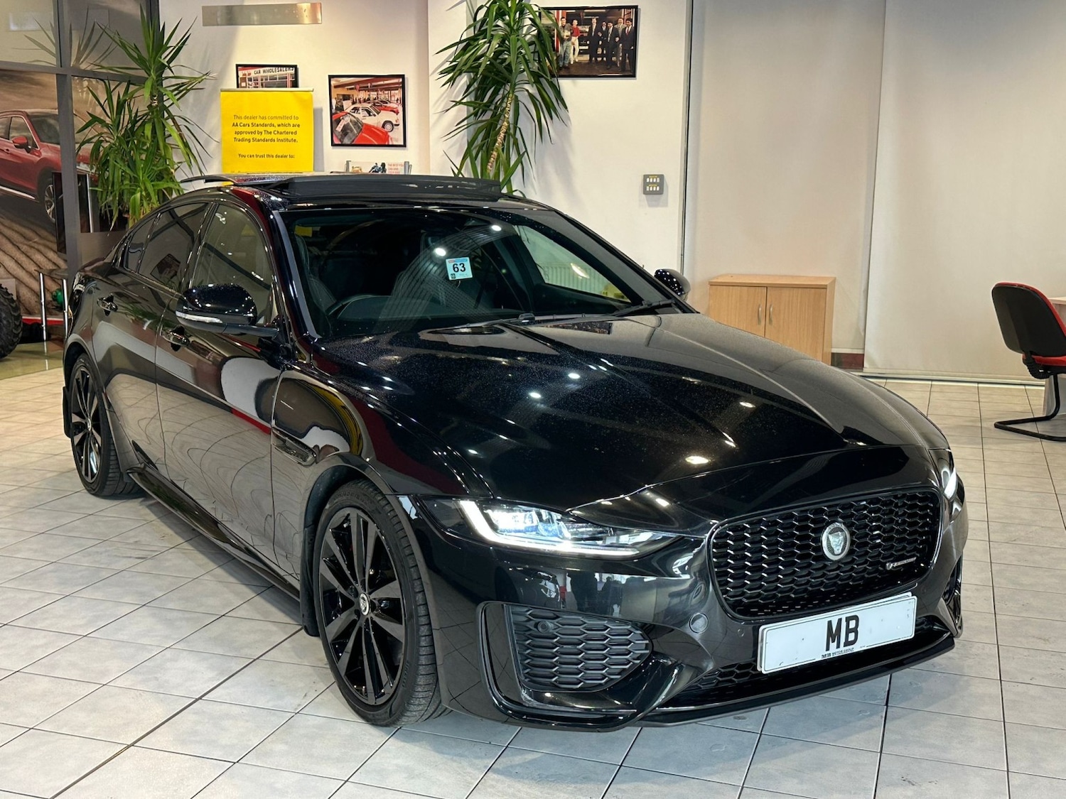 Used Jaguar XE 2023 for sale - 78182873: Photo 2