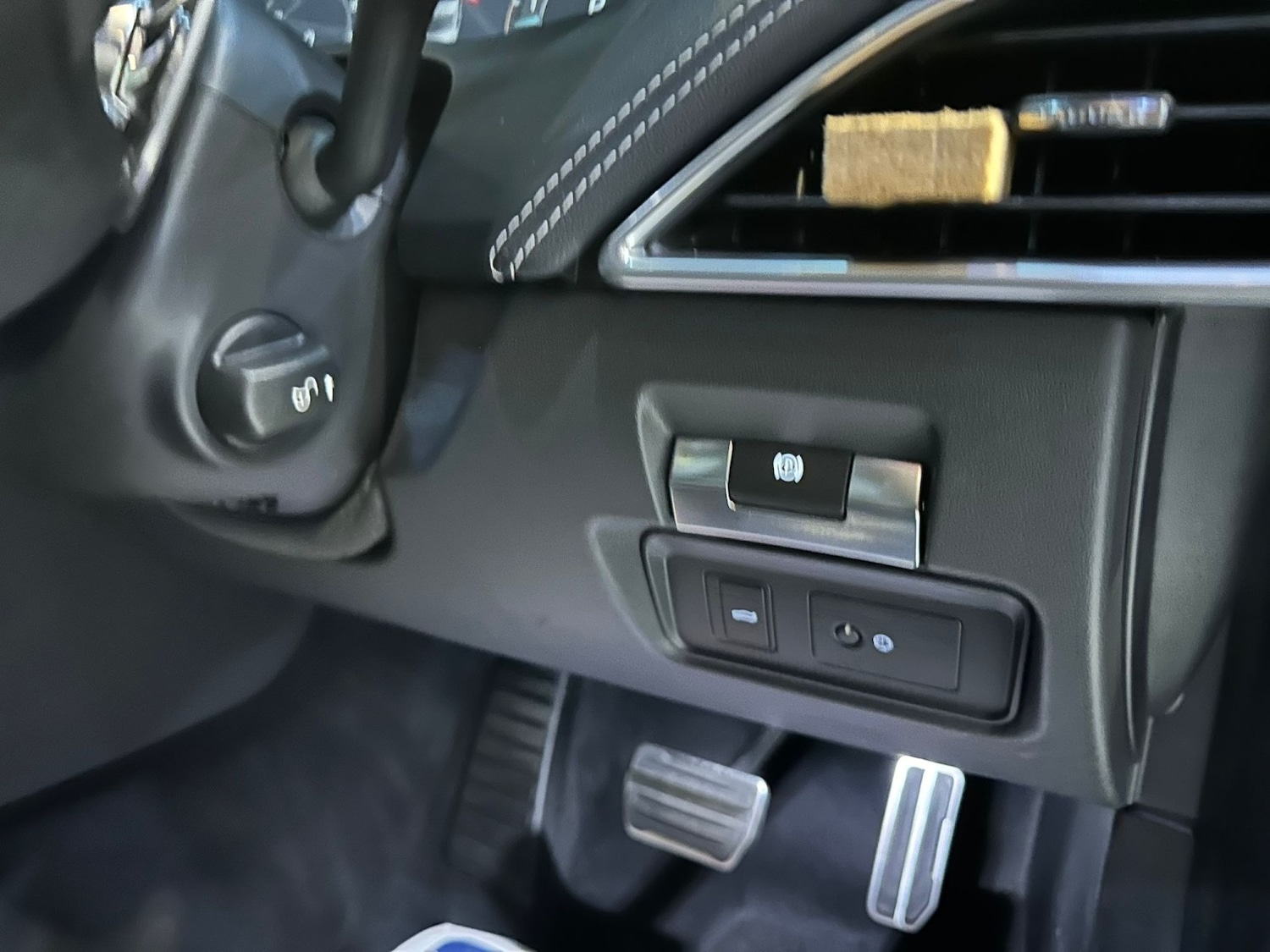 Used Jaguar XE 2023 for sale - 78182873: Photo 23