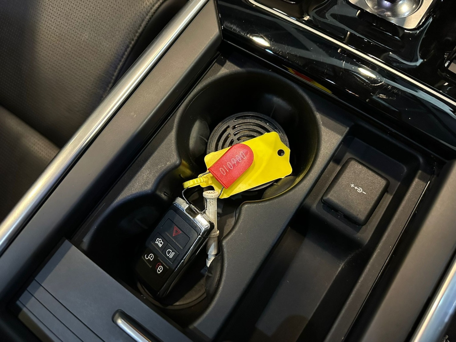 Used Jaguar XE 2023 for sale - 78182873: Photo 38