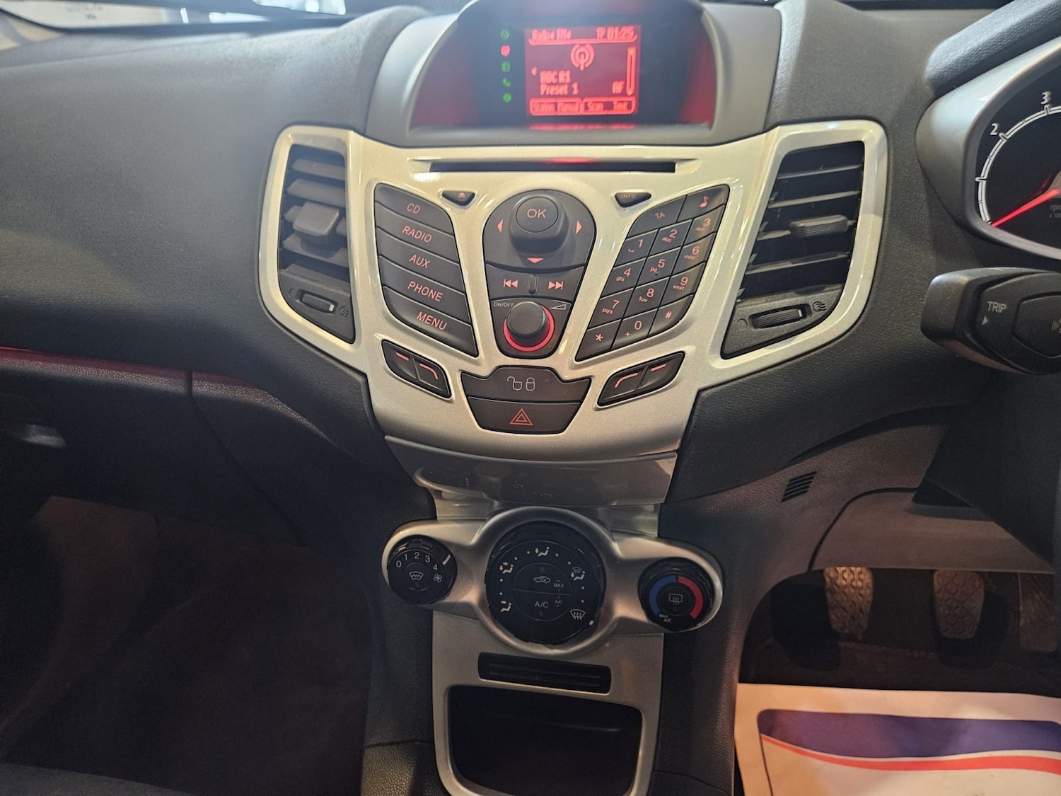 Used Ford Fiesta 2011 for sale - 76712475: Photo 14