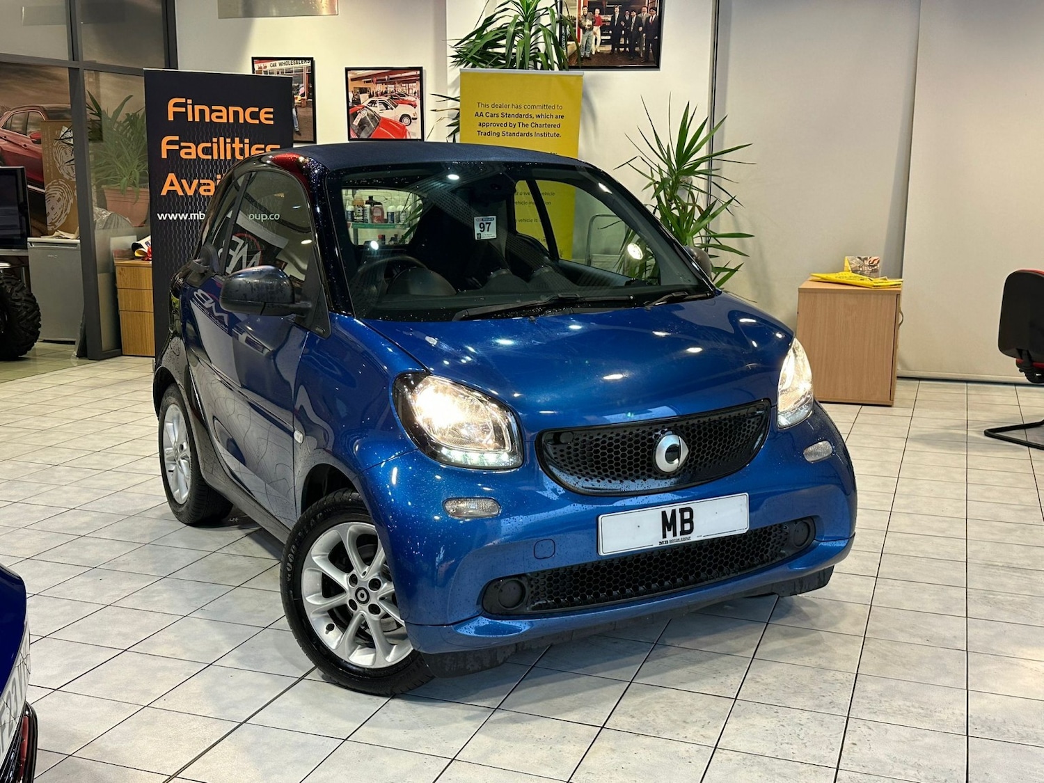 Used smart fortwo 2018 for sale - 76877561: Photo 1