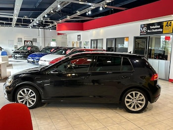 Used Volkswagen Golf 2018 for sale - 75550322: Photo