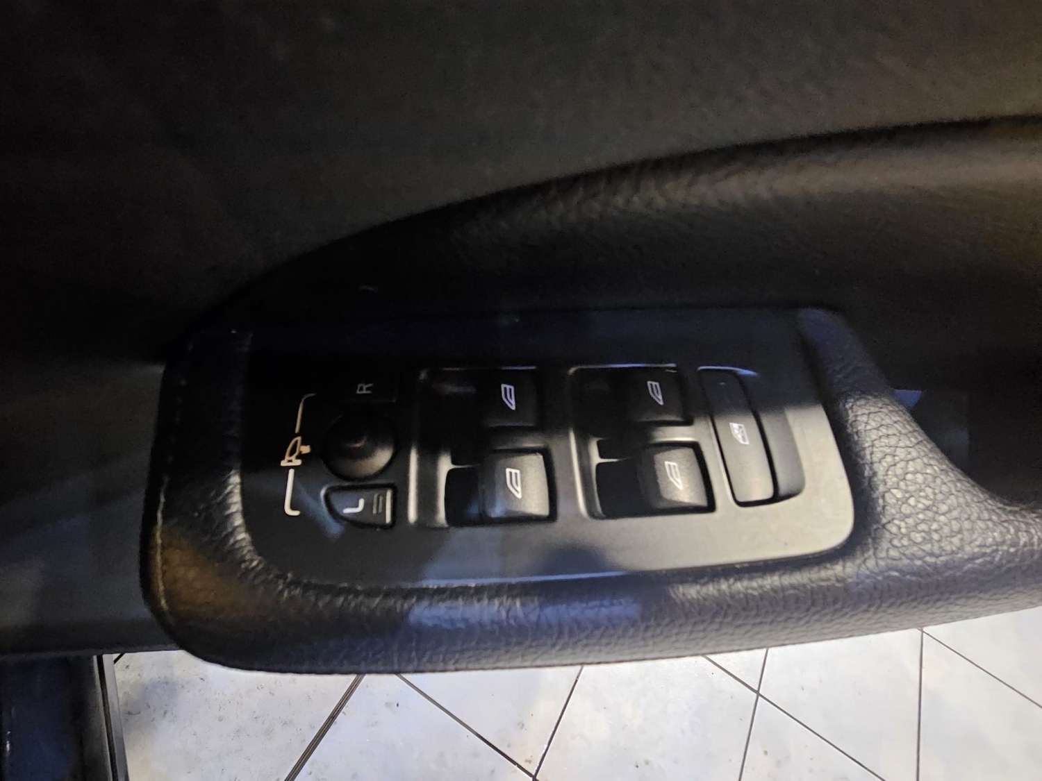 Used Volvo V60 2019 for sale - 76896895: Photo 17