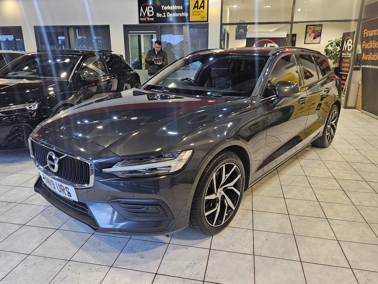 Used Volvo V60 2019 for sale - 76896895: Photo 3