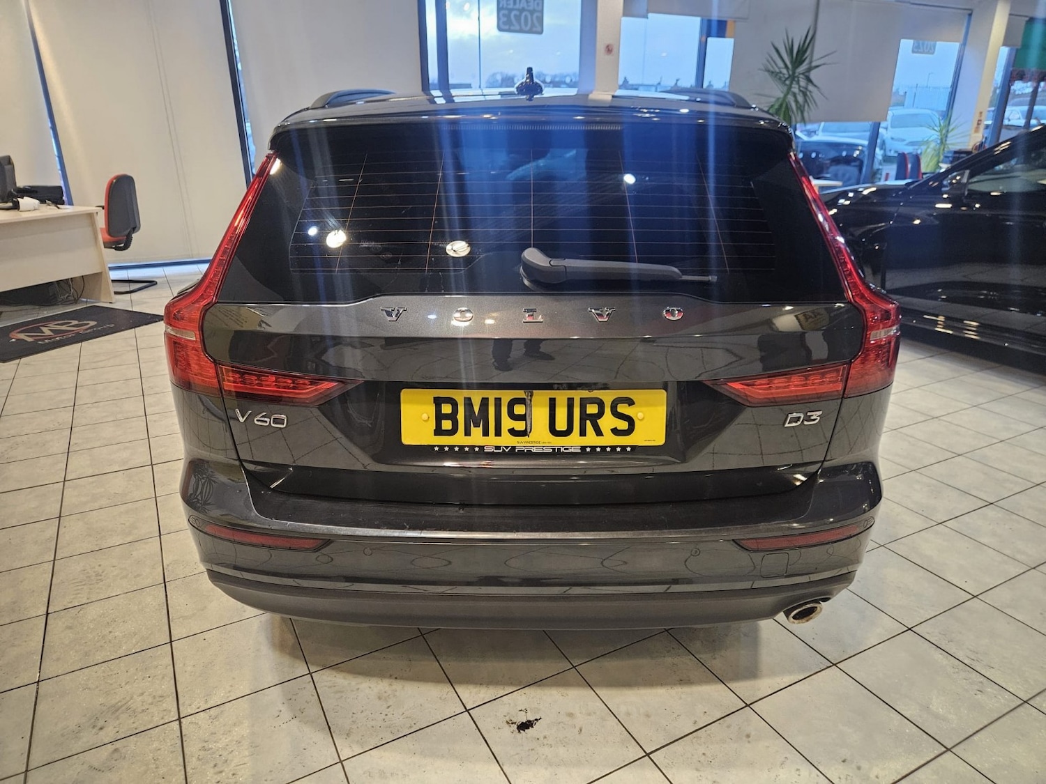 Used Volvo V60 2019 for sale - 76896895: Photo 4