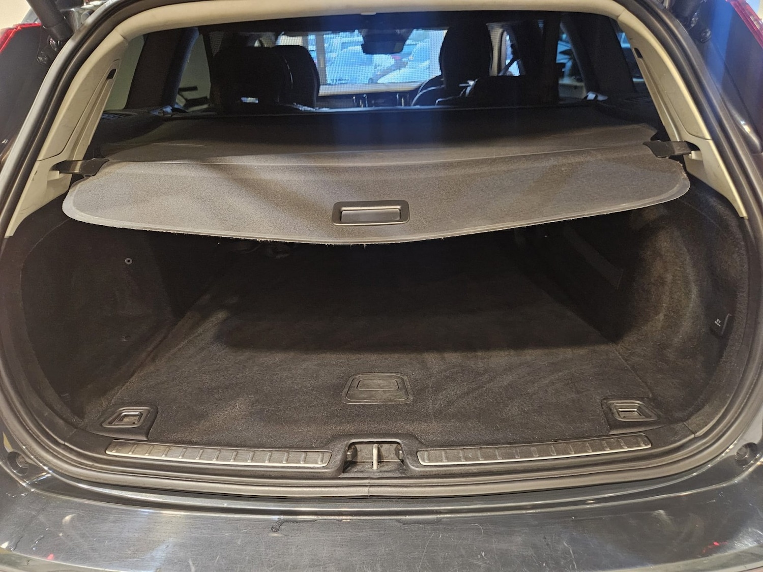 Used Volvo V60 2019 for sale - 76896895: Photo 5