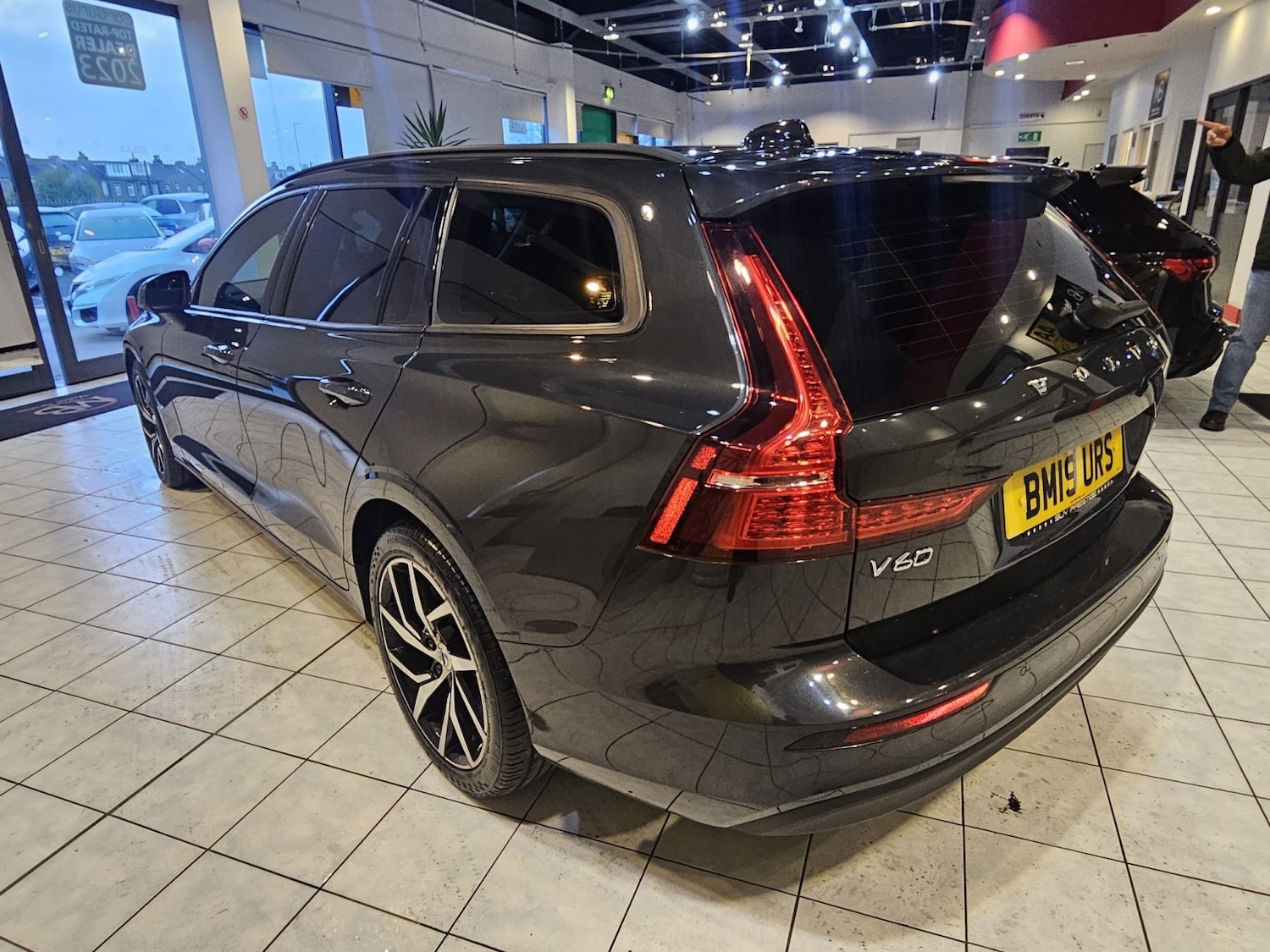 Used Volvo V60 2019 for sale - 76896895: Photo 7