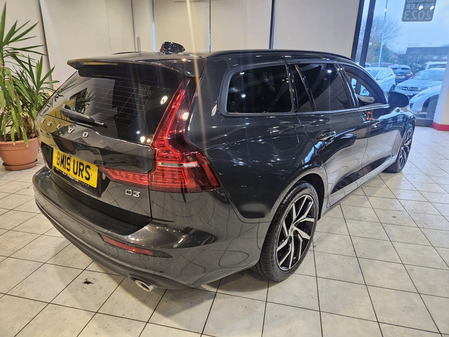 Used Volvo V60 2019 for sale - 76896895: Photo 9
