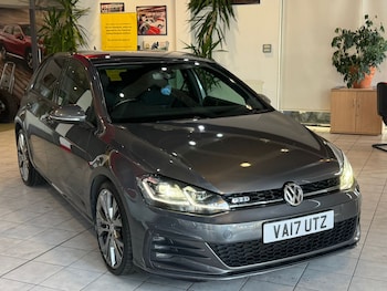 Used Volkswagen Golf 2017 for sale - 78987100: Photo