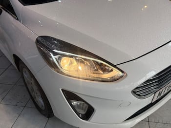 Used Ford Fiesta 2017 for sale - 79676345: Photo