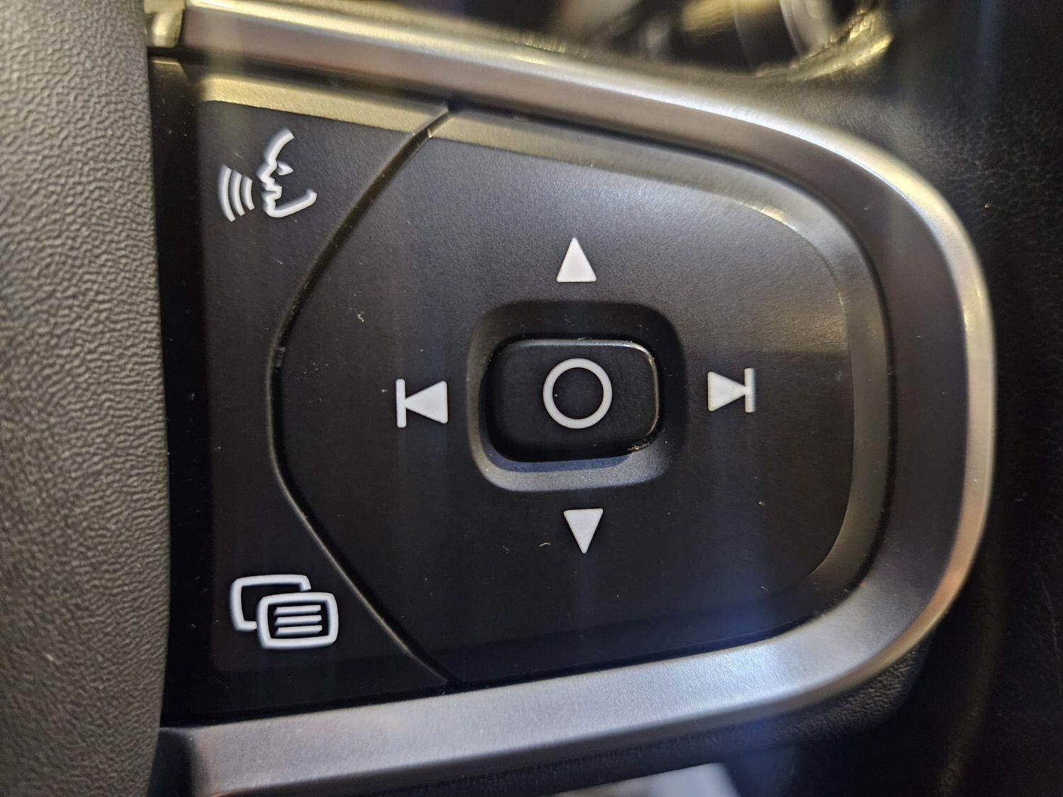 Used Volvo XC60 2017 for sale - 76305523: Photo 16