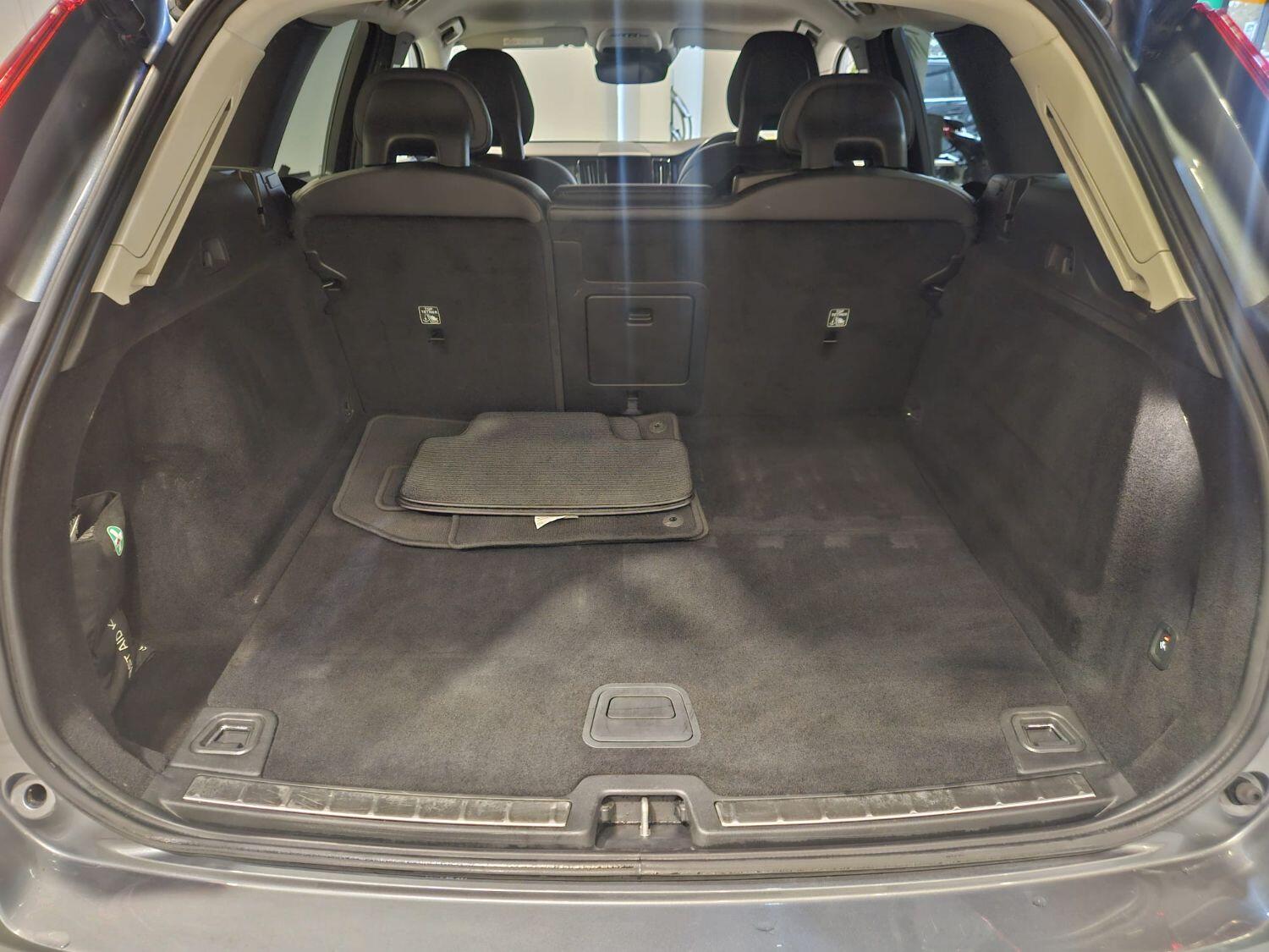 Used Volvo XC60 2017 for sale - 76305523: Photo 9